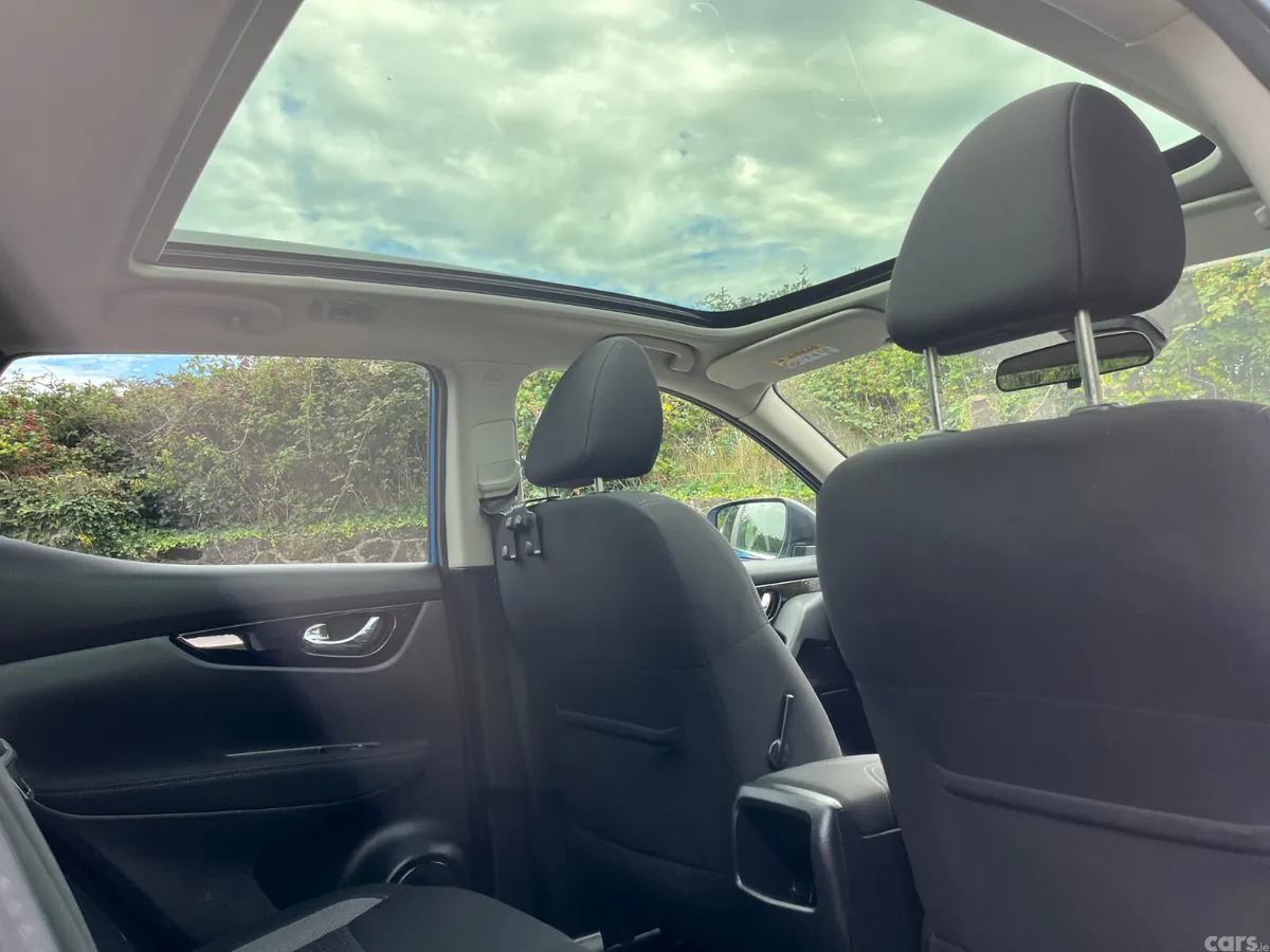 Nissan Qashqai MPV, Petrol, 2018, Blue