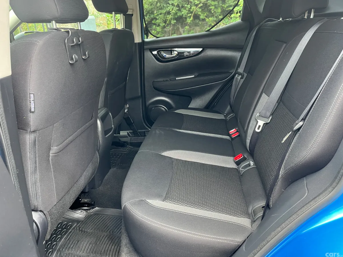 Nissan Qashqai MPV, Petrol, 2018, Blue