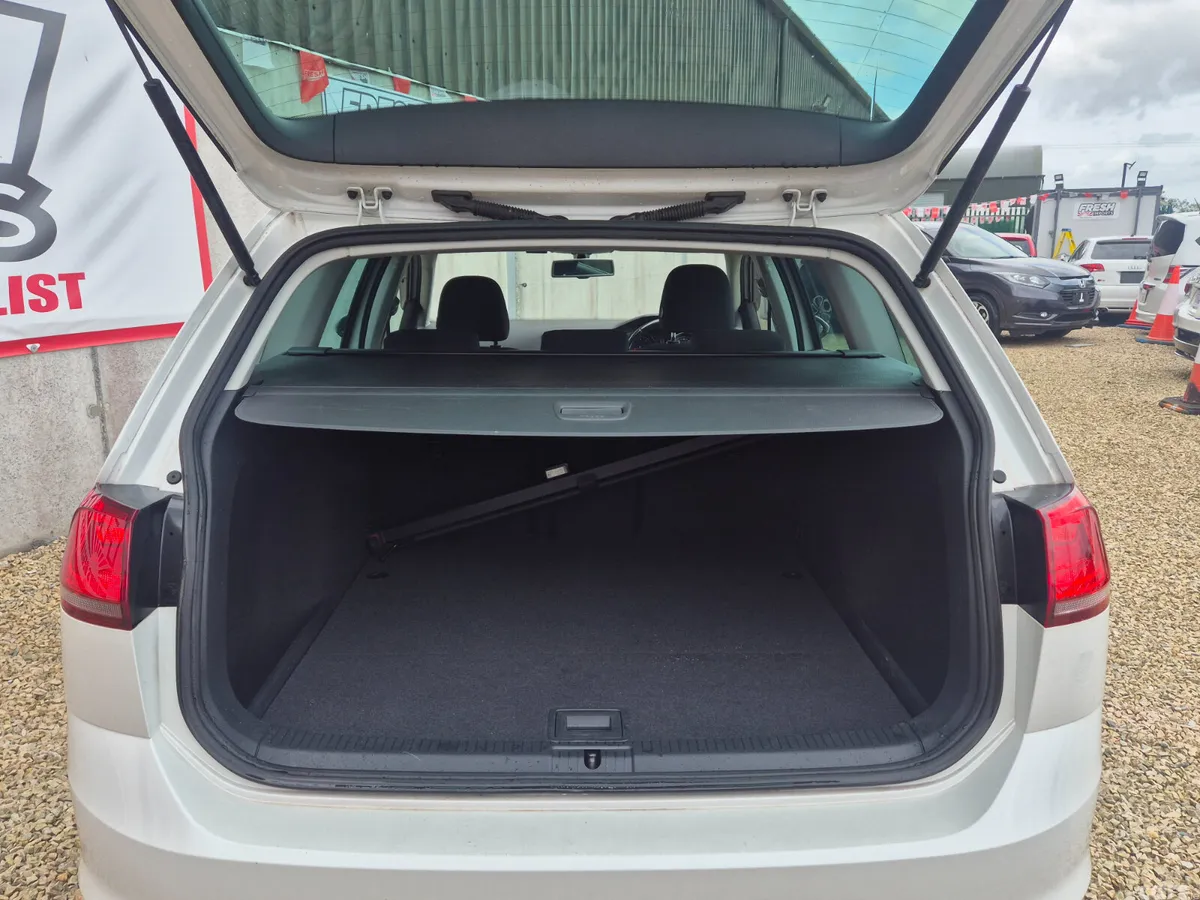 Volkswagen Golf Estate, Petrol, 2015, White