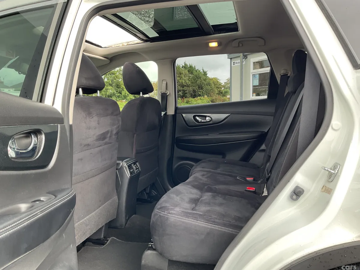Nissan X-Trail SUV, Diesel, 2015, White
