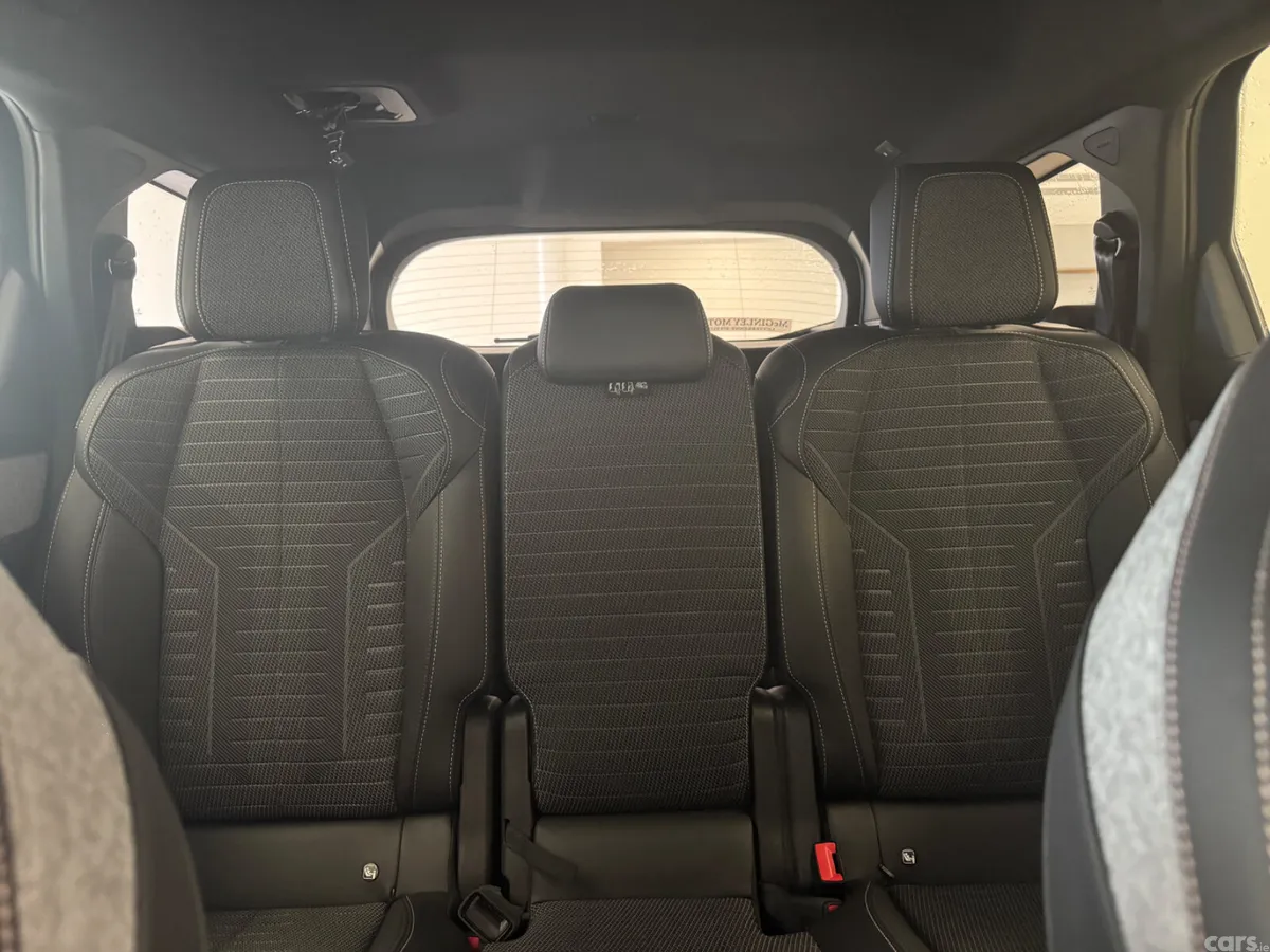 Peugeot 5008 MPV, Petrol, 2025, Blue