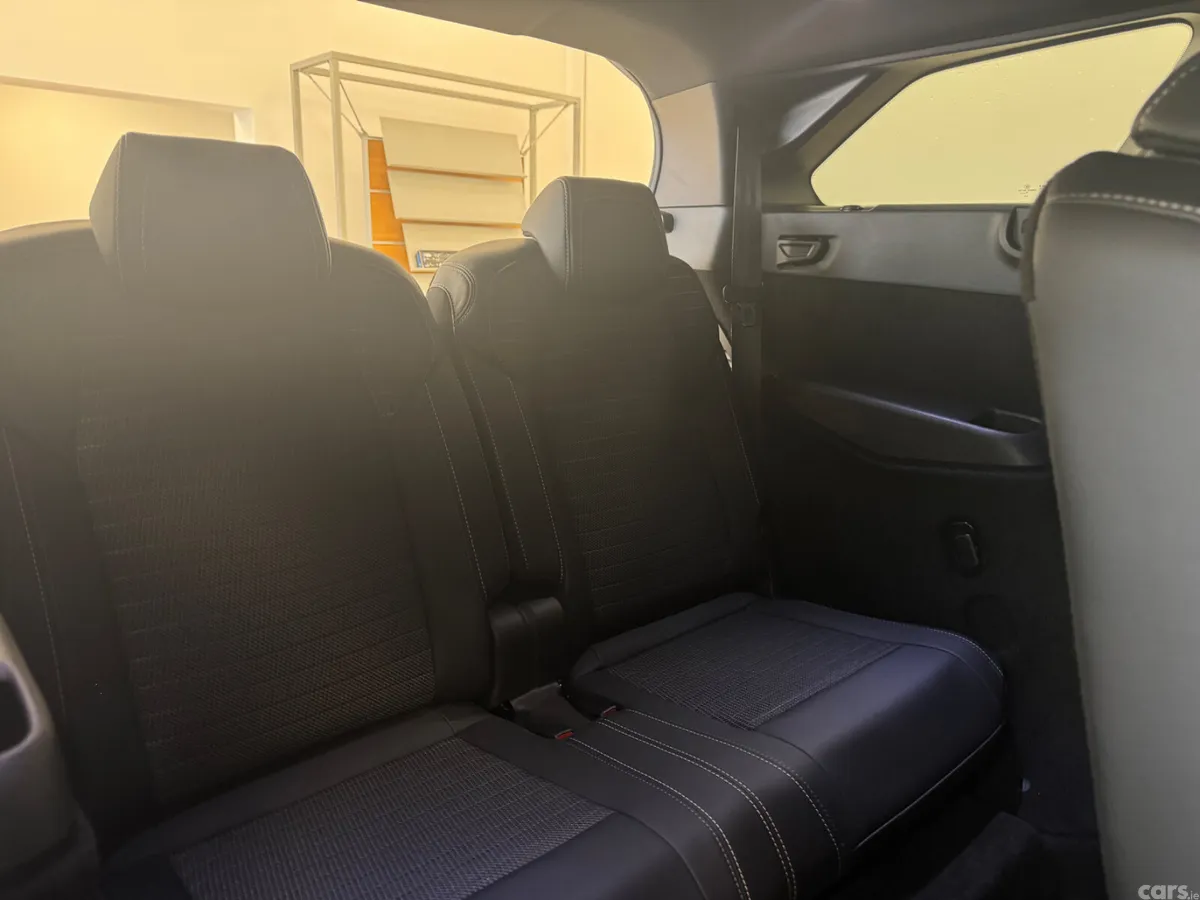 Peugeot 5008 MPV, Petrol, 2025, Blue