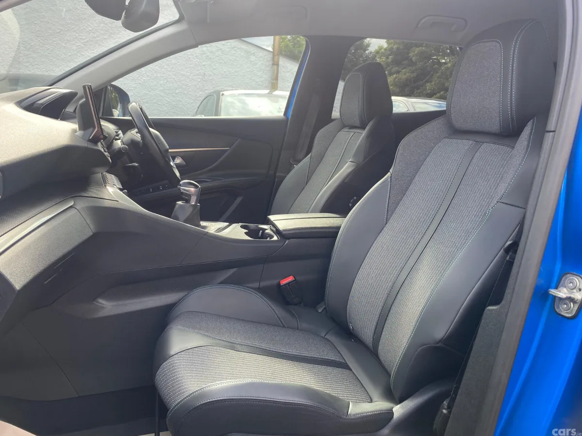 Peugeot 3008 SUV, Diesel, 2021, Blue