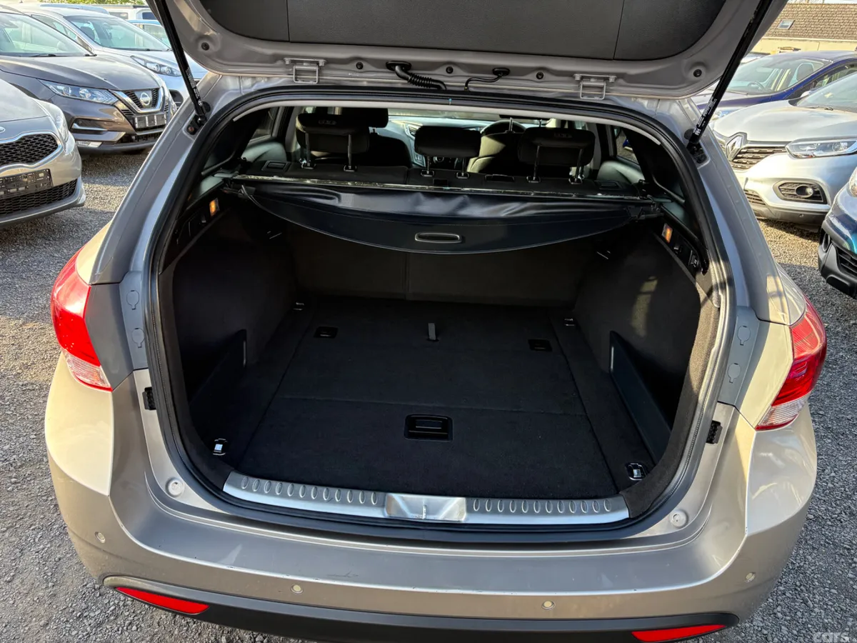 Hyundai i40 Estate/Jeep, Diesel, 2016, Beige