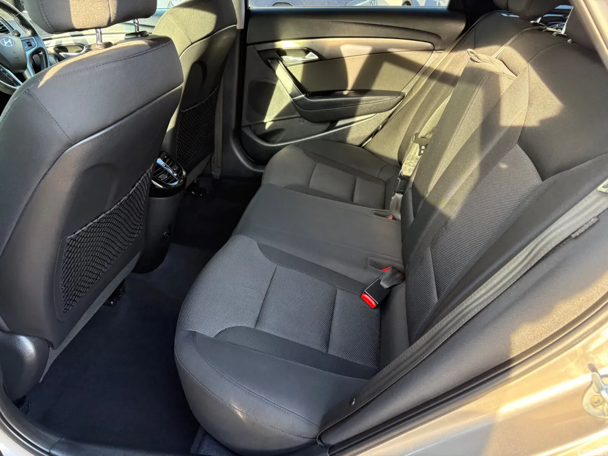 Hyundai i40 Estate/Jeep, Diesel, 2016, Beige