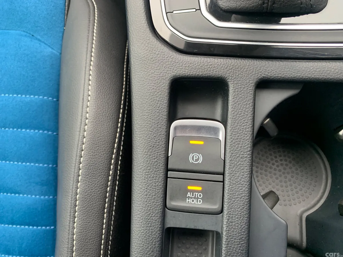 Volkswagen Passat Estate, Diesel, 2021, Grey