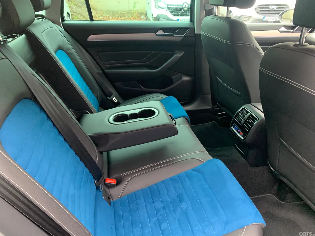 Volkswagen Passat Estate, Diesel, 2021, Grey