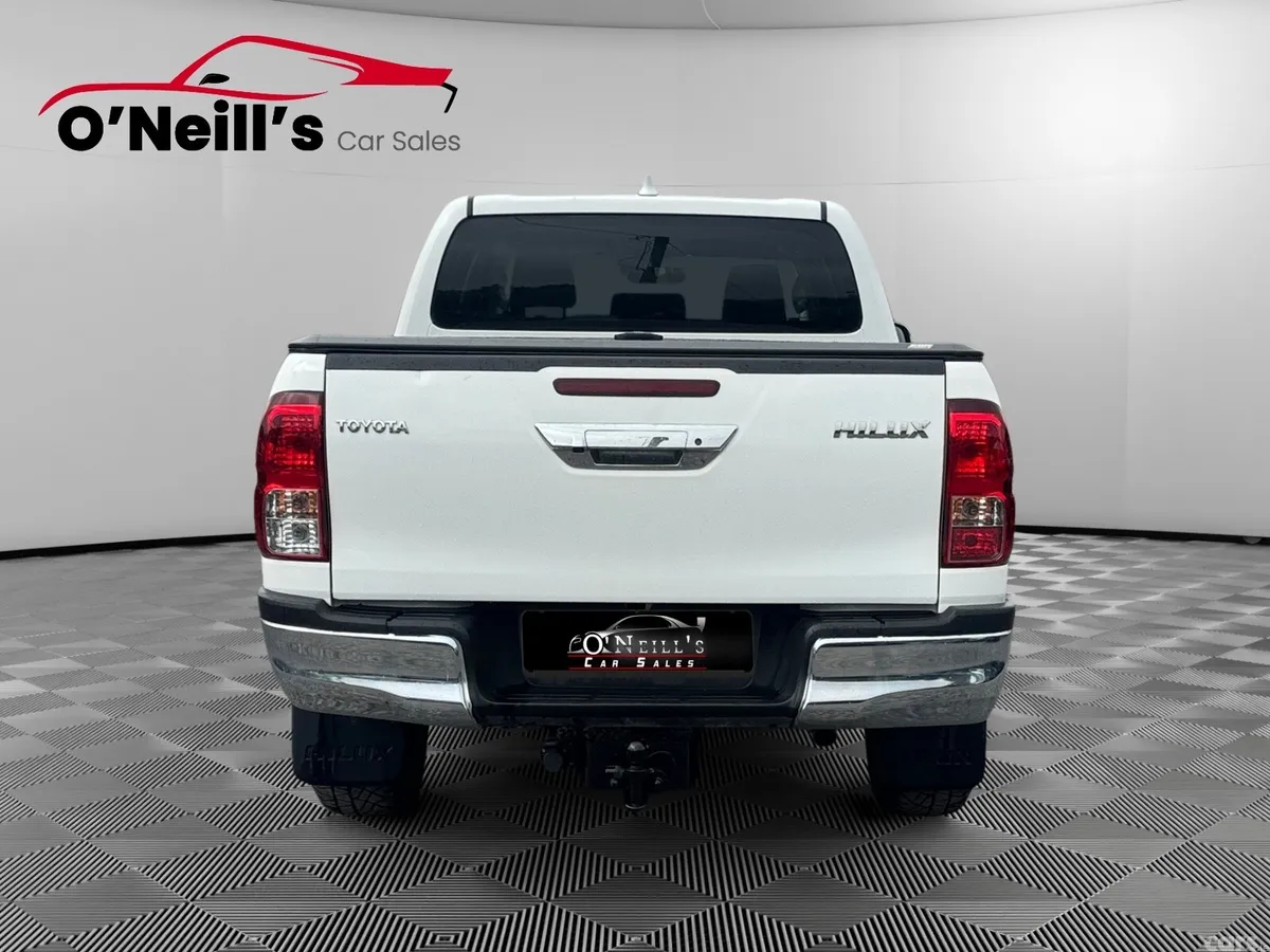 Toyota Hilux Pick Up, Diesel, 2022, White