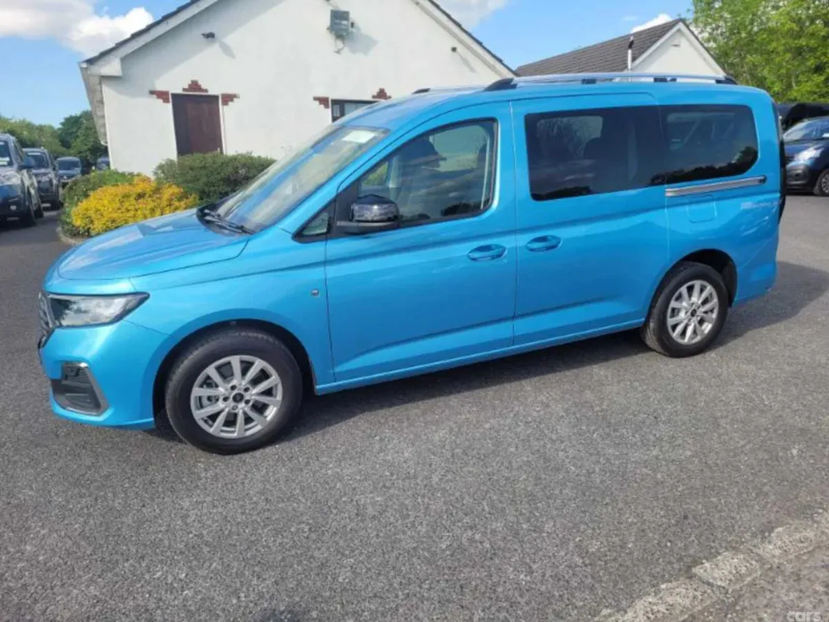 Ford Tourneo Connect MPV, Diesel, 2026, Blue