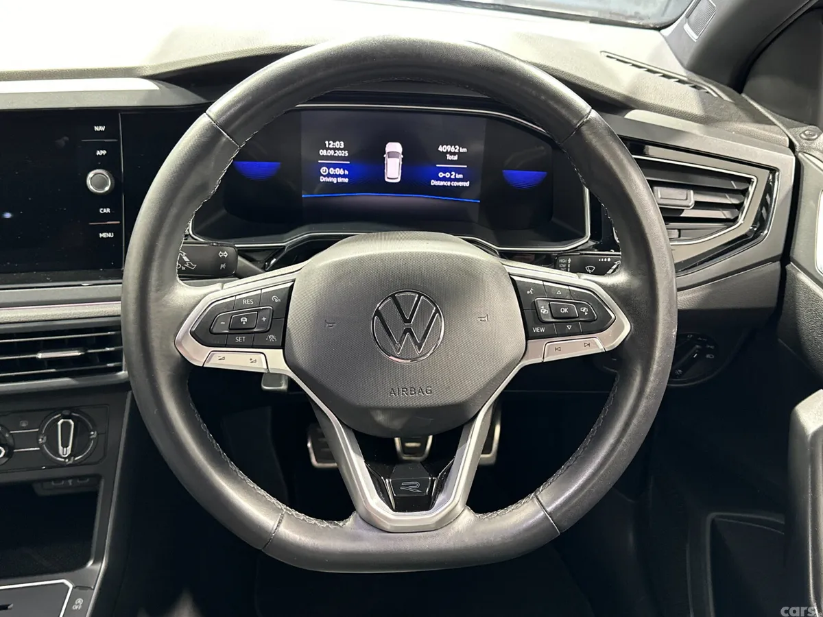 Volkswagen Taigo Estate/Jeep, Petrol, 2023, Grey