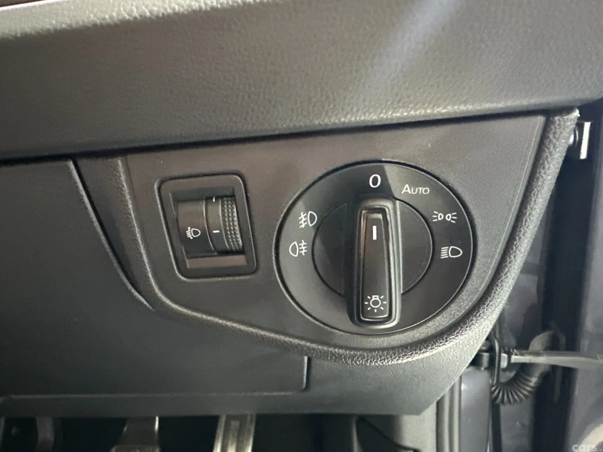 Volkswagen Taigo Estate/Jeep, Petrol, 2023, Grey