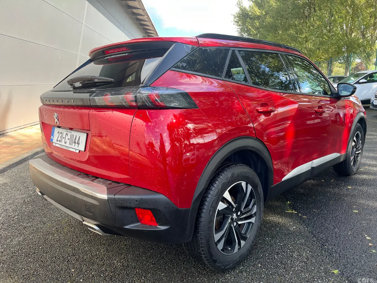Peugeot 2008 MPV, Petrol, 2023, Red