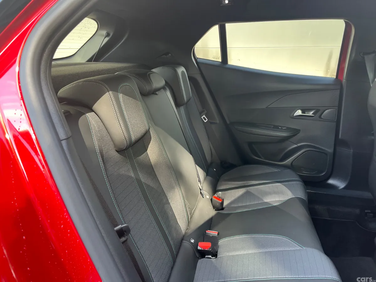 Peugeot 2008 MPV, Petrol, 2023, Red