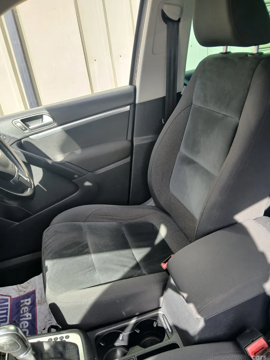 Volkswagen Tiguan SUV, Diesel, 2014, Grey