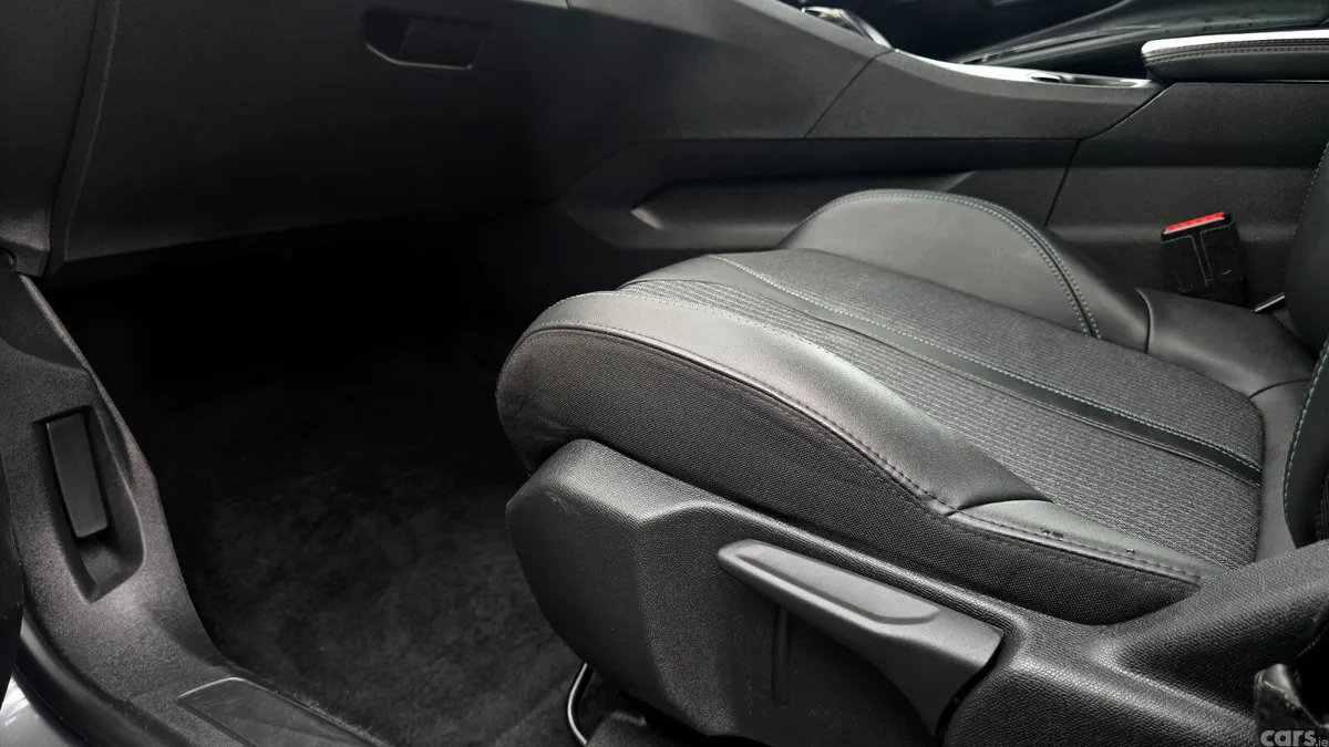 Peugeot 3008 MPV, Petrol Plug-in Hybrid, 2021, Grey