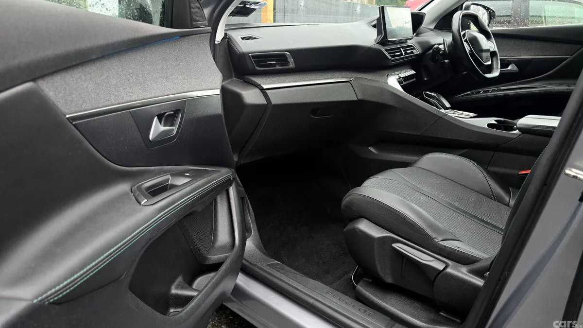 Peugeot 3008 MPV, Petrol Plug-in Hybrid, 2021, Grey