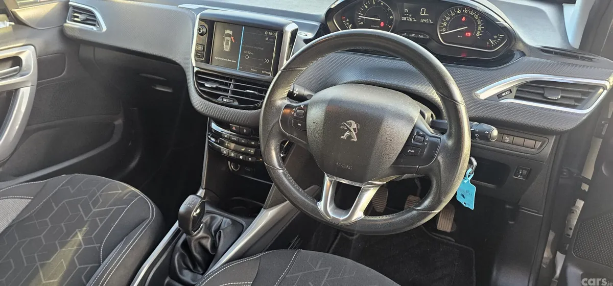 Peugeot 2008 Estate, Petrol, 2018, Grey