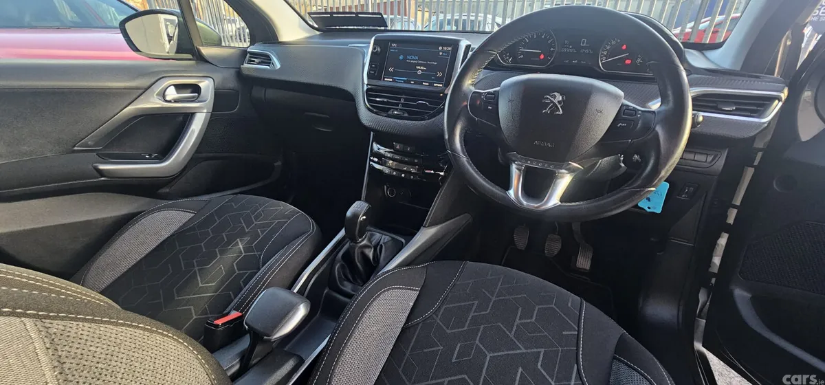 Peugeot 2008 Estate, Petrol, 2018, Grey