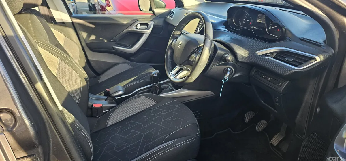 Peugeot 2008 Estate, Petrol, 2018, Grey