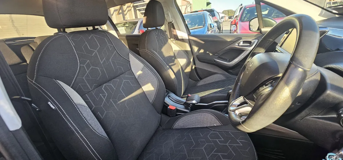 Peugeot 2008 Estate, Petrol, 2018, Grey