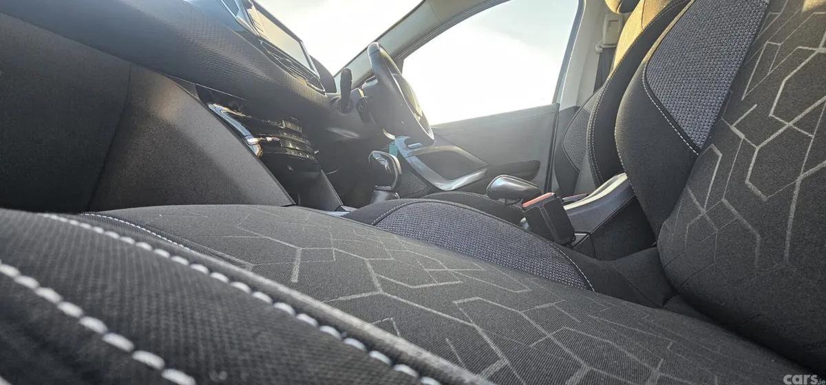 Peugeot 2008 Estate, Petrol, 2018, Grey