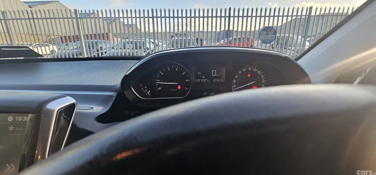 Peugeot 2008 Estate, Petrol, 2018, Grey