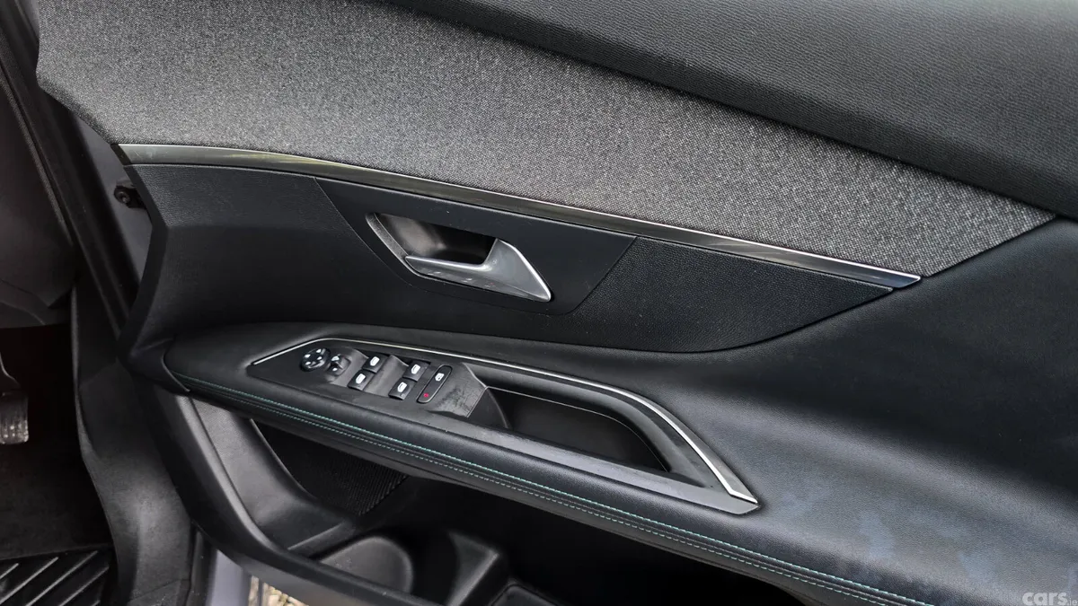 Peugeot 3008 MPV, Petrol Plug-in Hybrid, 2021, Grey