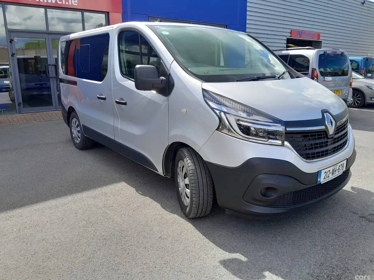 Renault Trafic MPV, Diesel, 2021, Silver