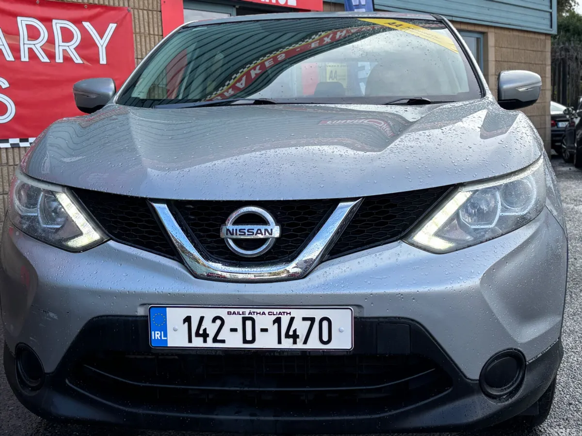 Nissan Qashqai Hatchback, Diesel, 2014, Silver