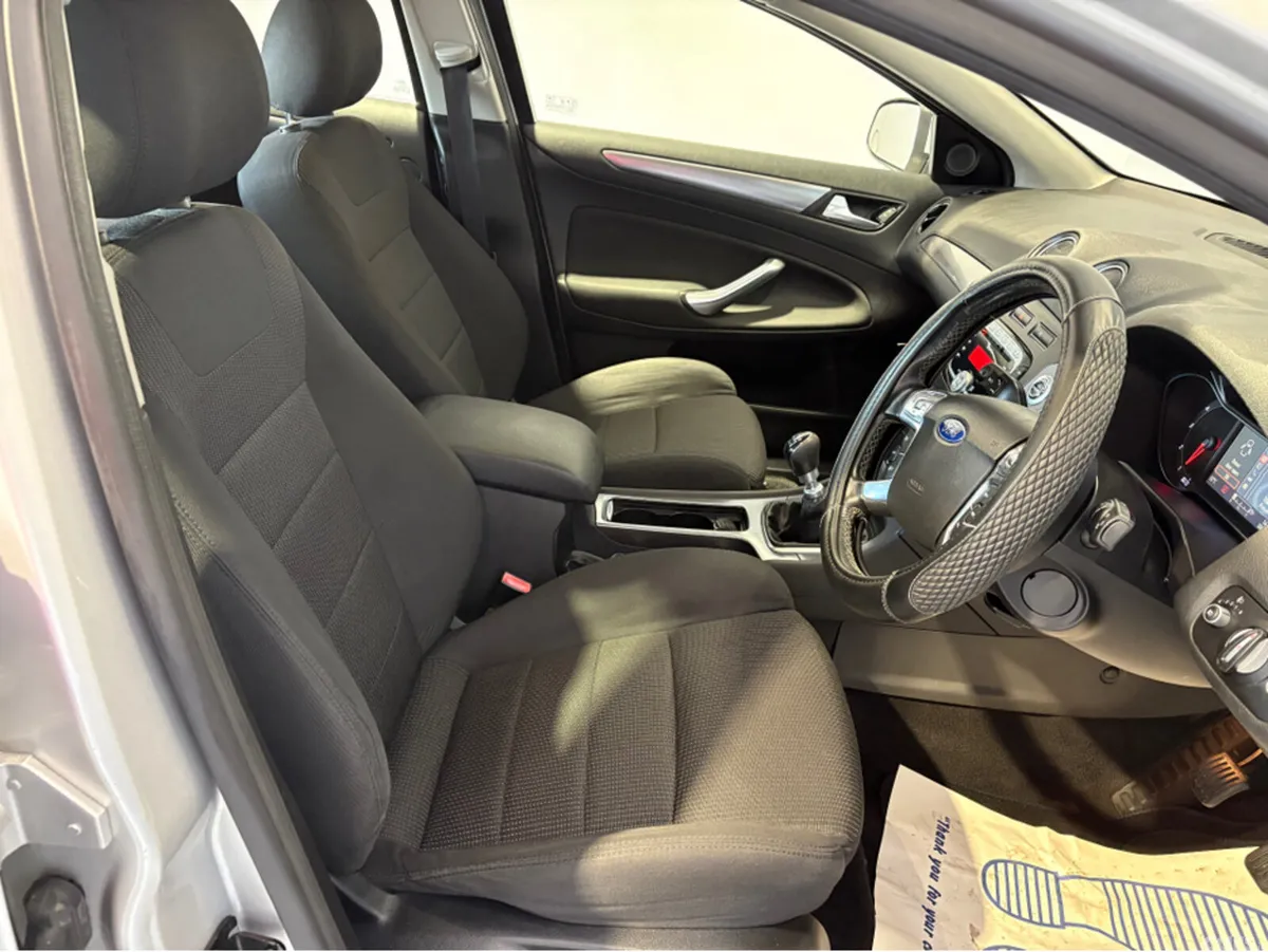 Ford Mondeo Hatchback, Diesel, 2012, Silver