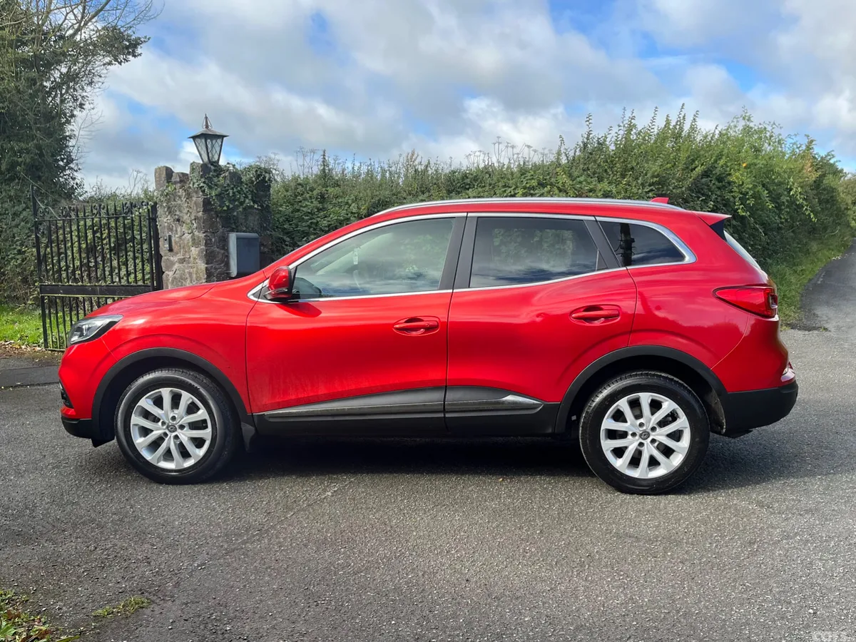 Renault Kadjar SUV, Petrol, 2019, Red