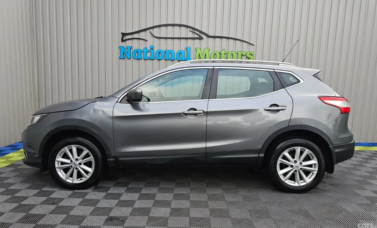 Nissan Qashqai SUV, Diesel, 2017, Grey