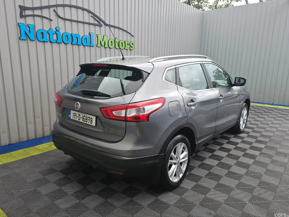 Nissan Qashqai SUV, Diesel, 2017, Grey