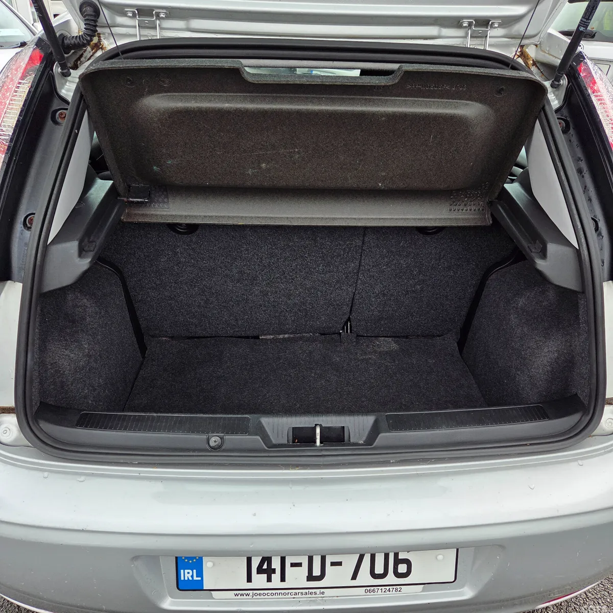 Fiat Punto Hatchback, Petrol, 2014, Grey