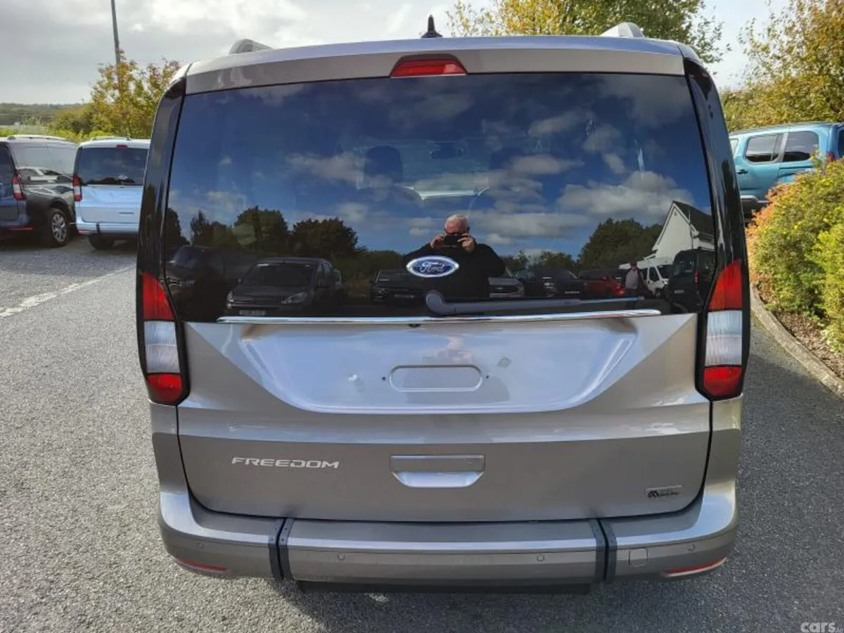 Ford Tourneo Connect MPV, Diesel, 2025, Gold
