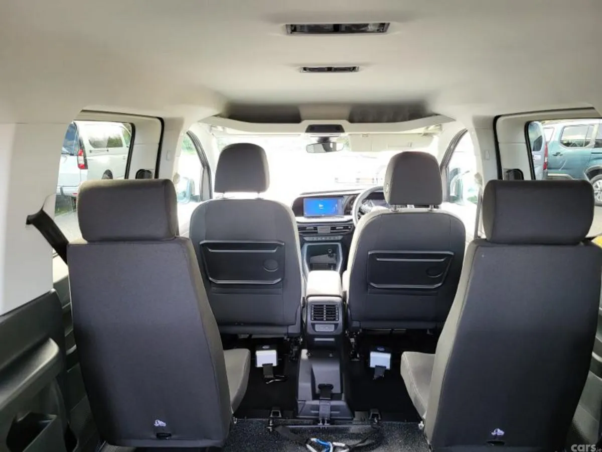 Ford Tourneo Connect MPV, Diesel, 2025, Gold