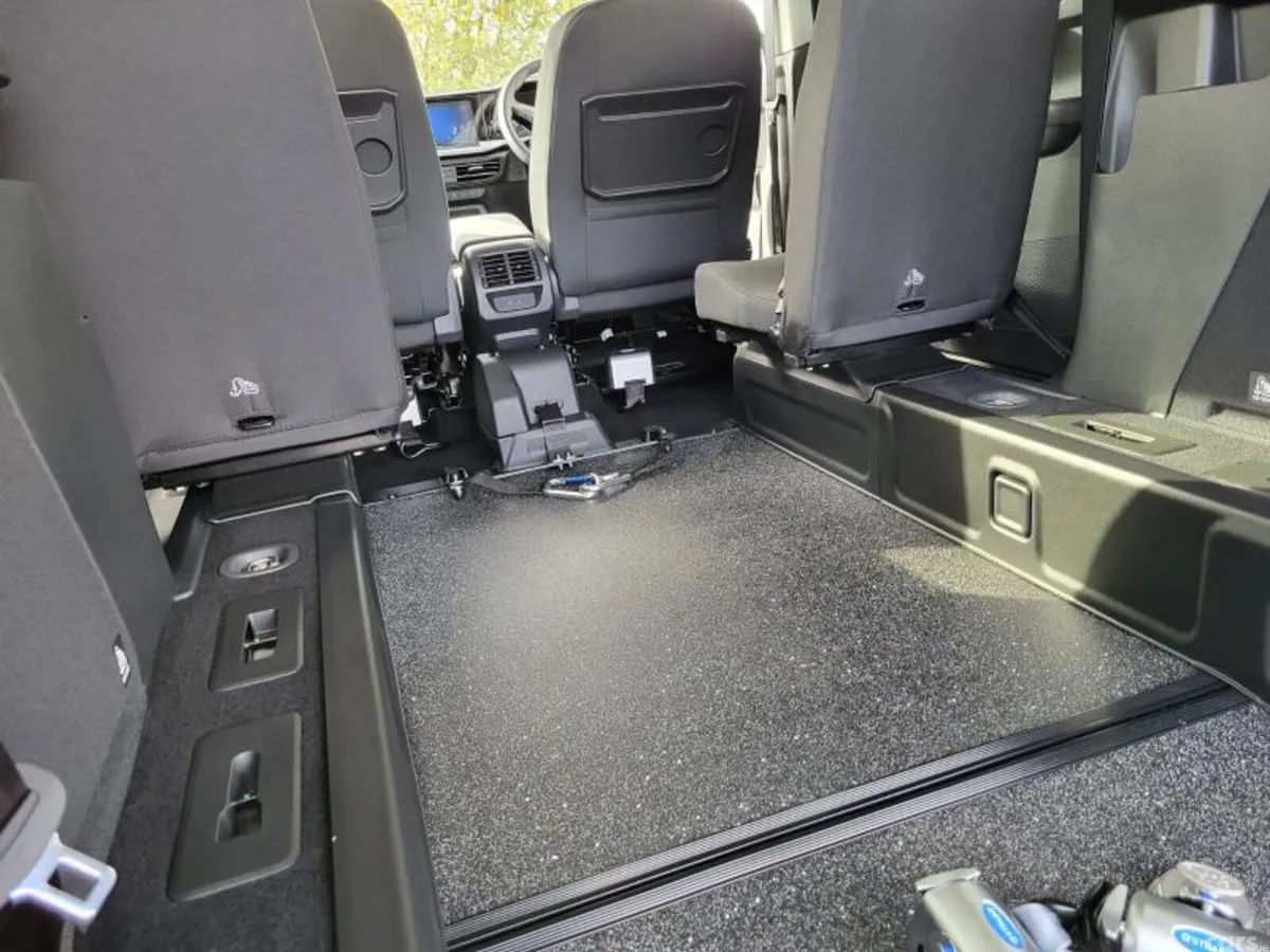 Ford Tourneo Connect MPV, Diesel, 2025, Gold