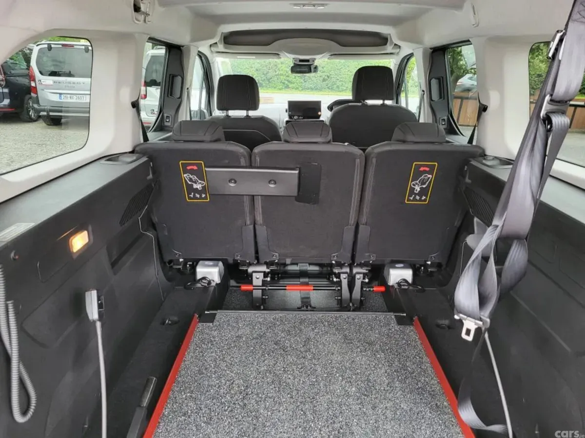 Peugeot Rifter MPV, Diesel, 2026, Black
