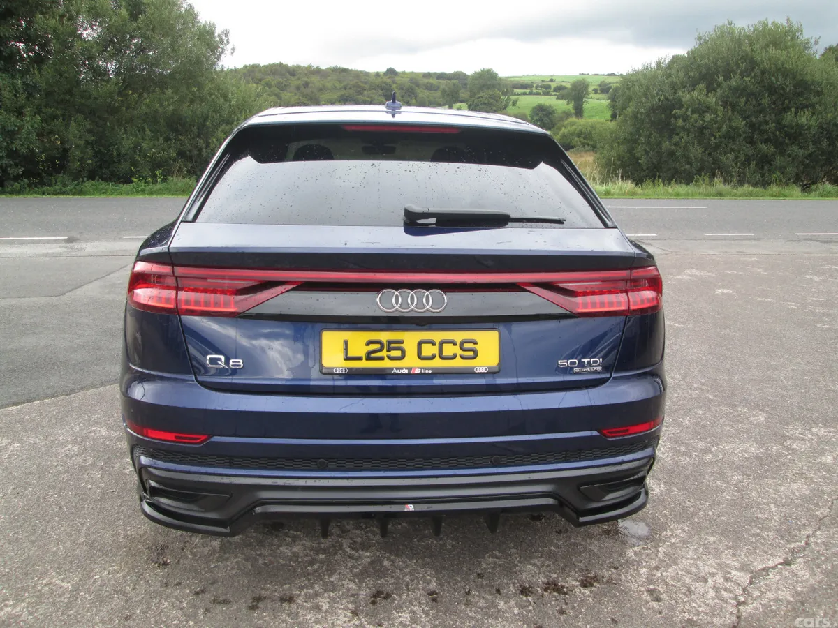 Audi Q8 SUV, Diesel Hybrid, 2021, Blue