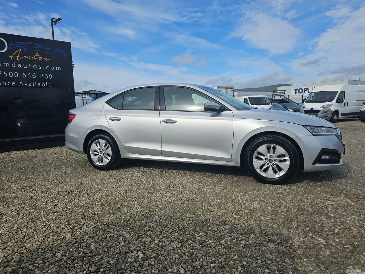 Skoda Octavia Hatchback, Diesel, 2022, Silver