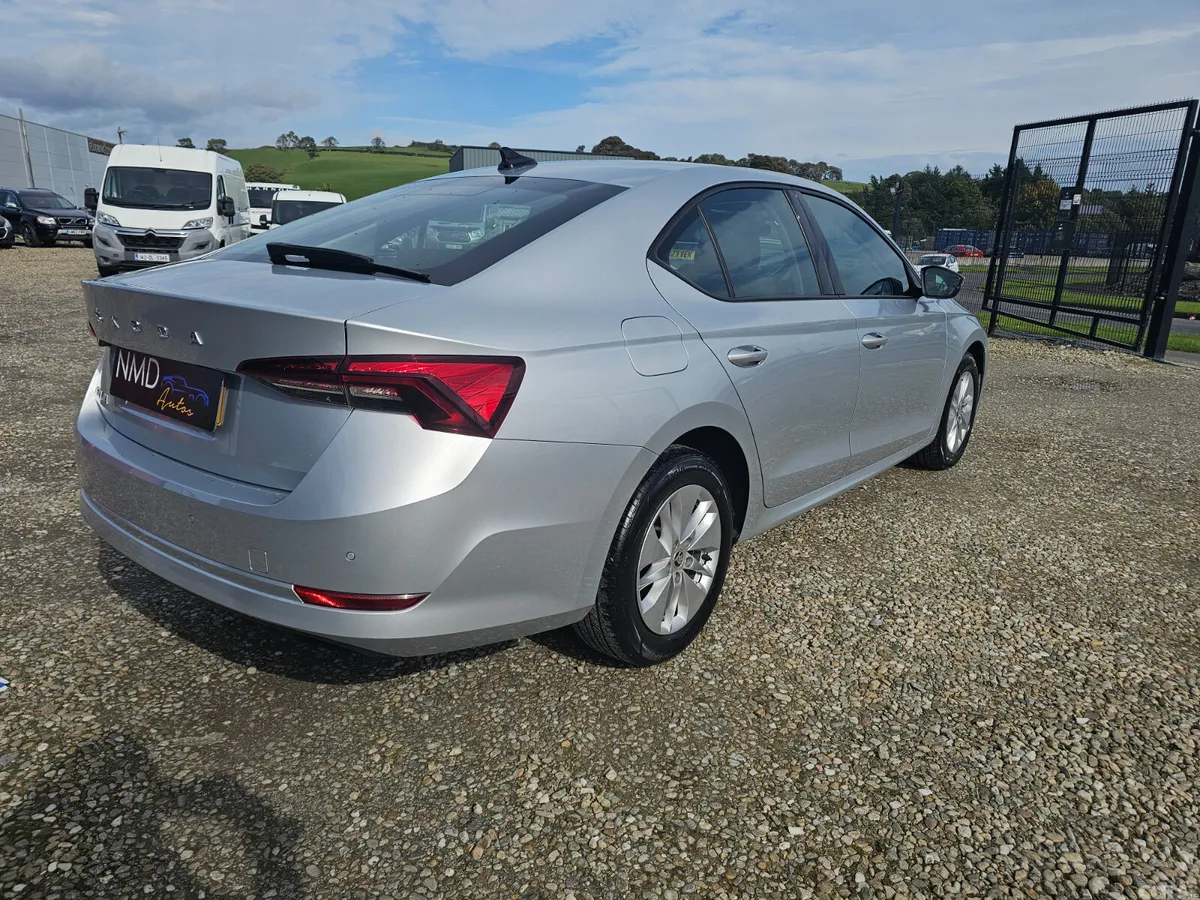 Skoda Octavia Hatchback, Diesel, 2022, Silver