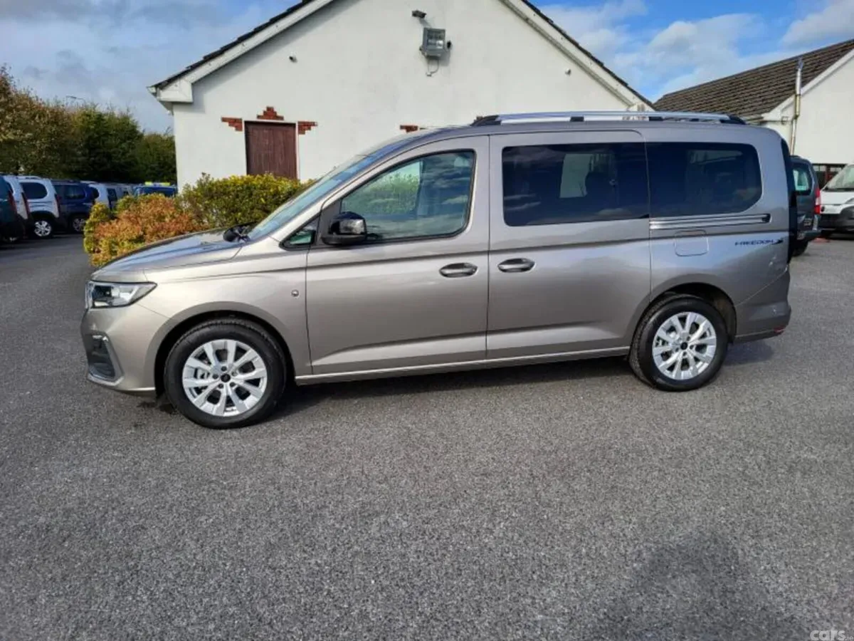 Ford Tourneo Connect MPV, Diesel, 2026, Gold
