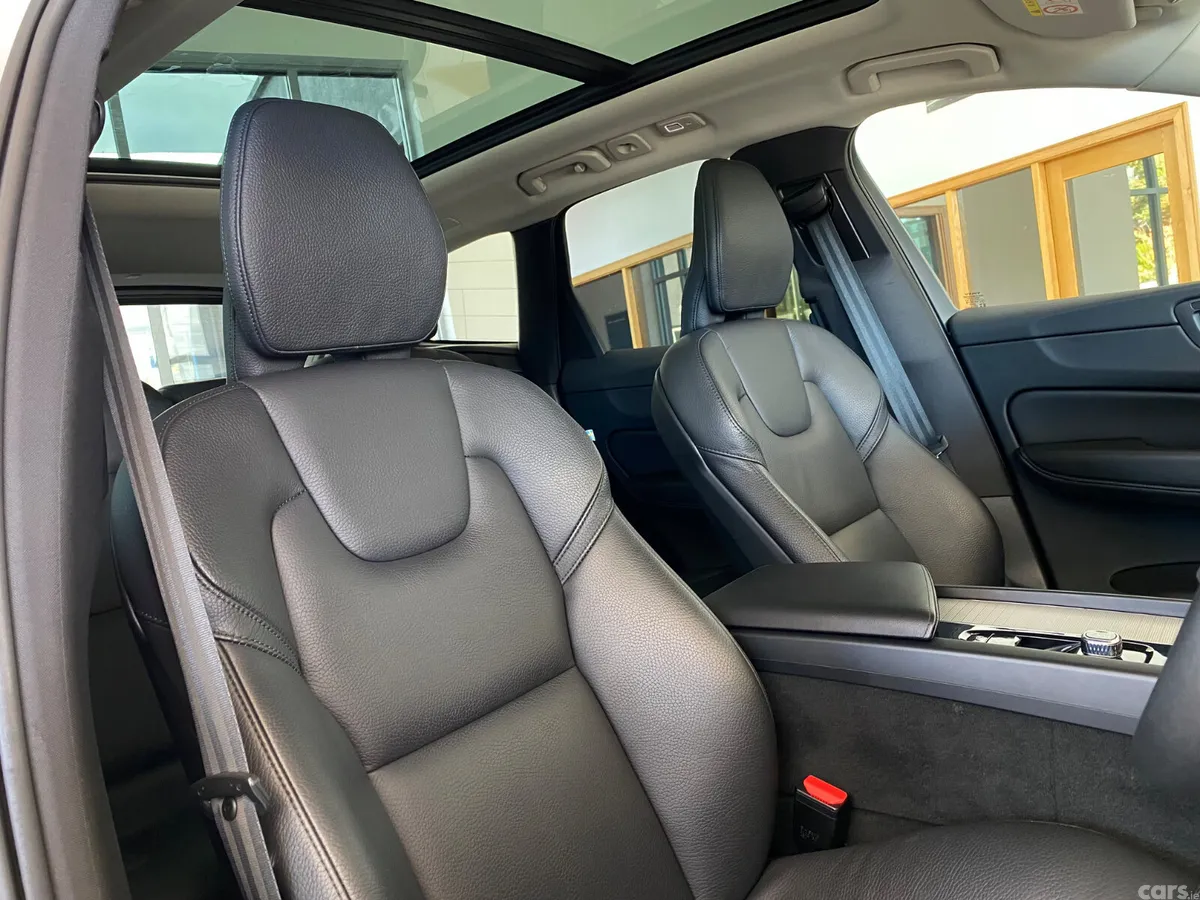 Volvo XC60 SUV, Petrol Plug-in Hybrid, 2023, Grey