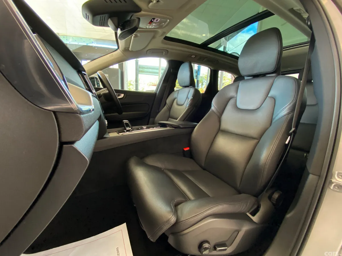Volvo XC60 SUV, Petrol Plug-in Hybrid, 2023, Grey