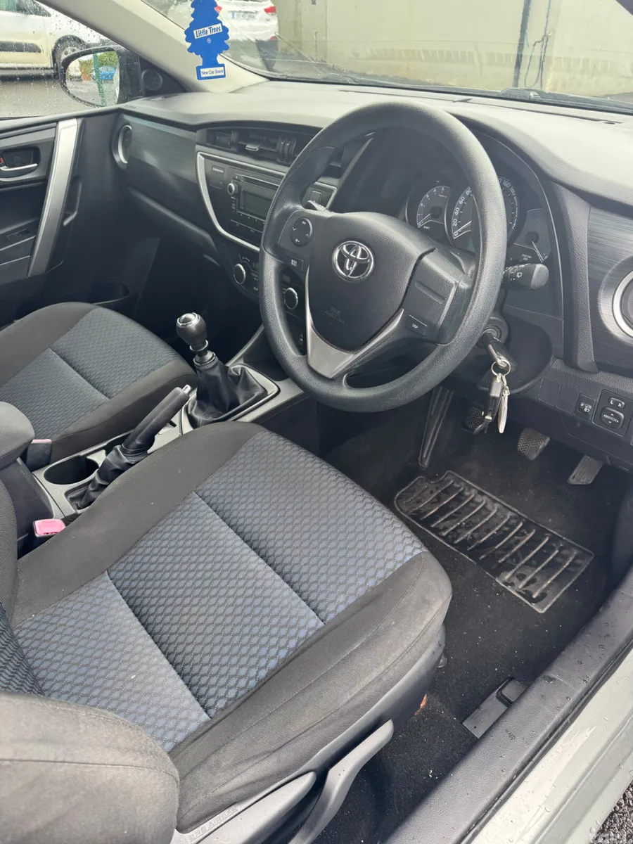 Toyota Auris Hatchback, Diesel, 2013, Grey
