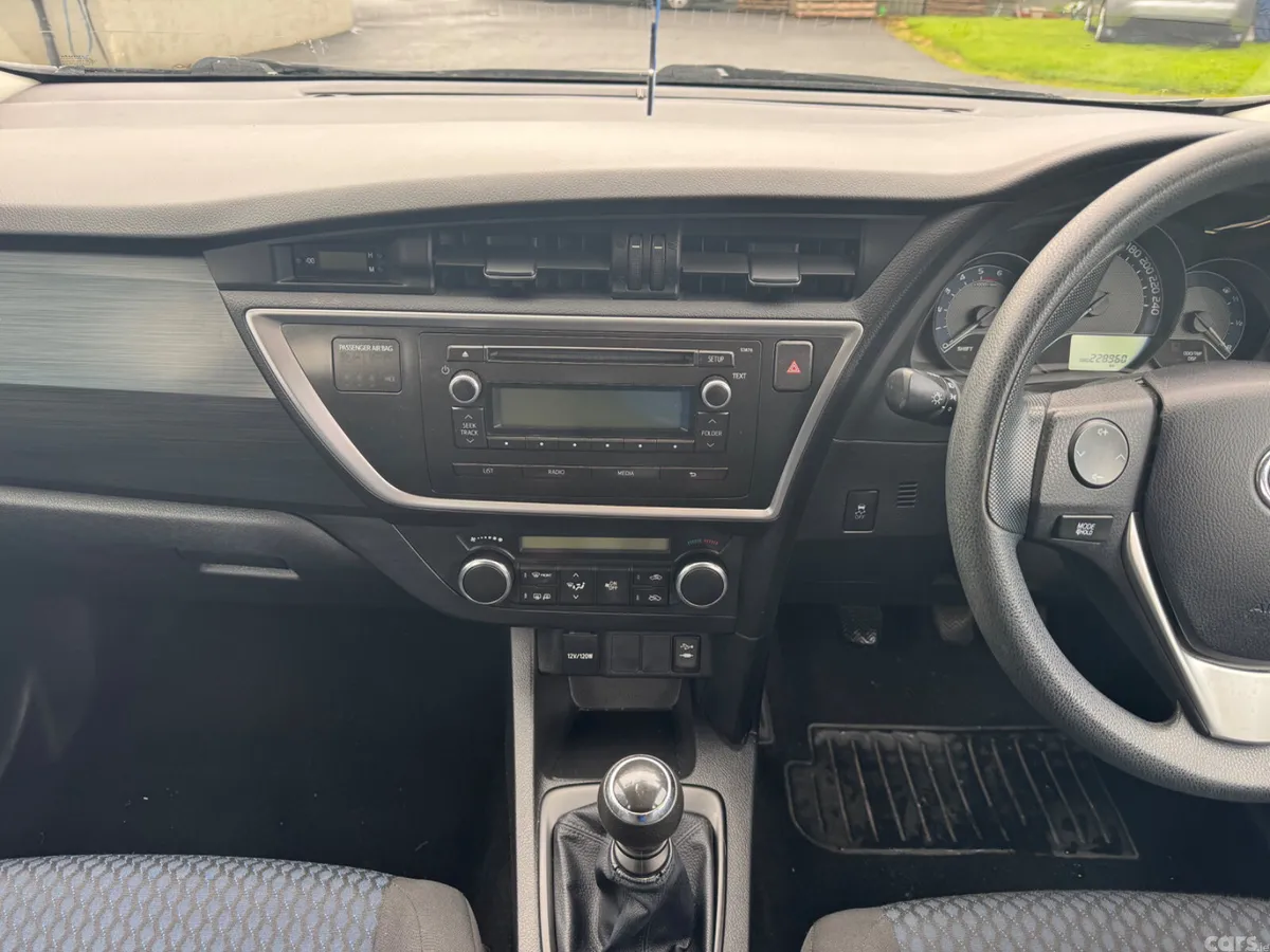 Toyota Auris Hatchback, Diesel, 2013, Grey