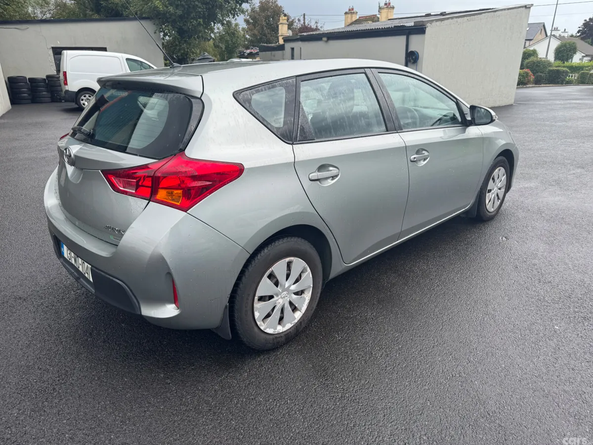 Toyota Auris Hatchback, Diesel, 2013, Grey