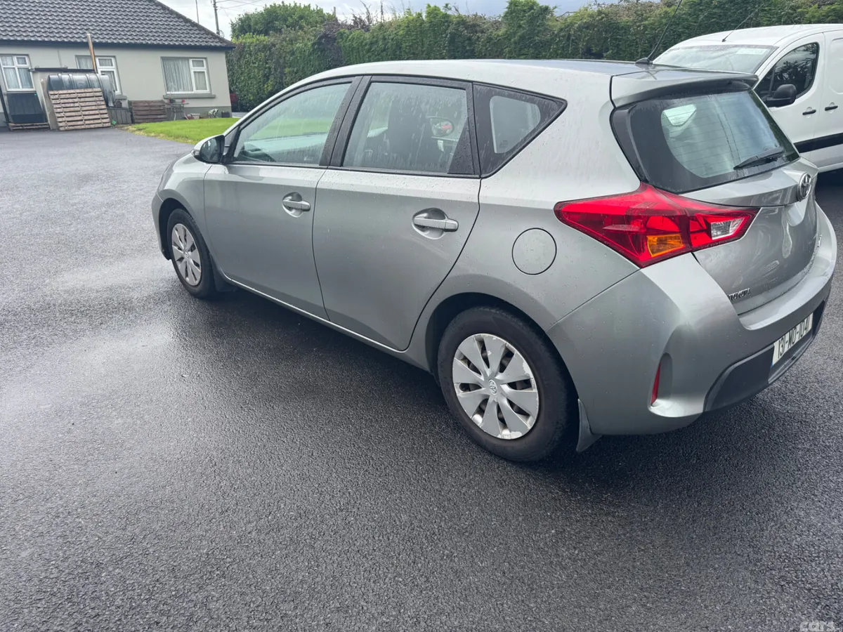 Toyota Auris Hatchback, Diesel, 2013, Grey