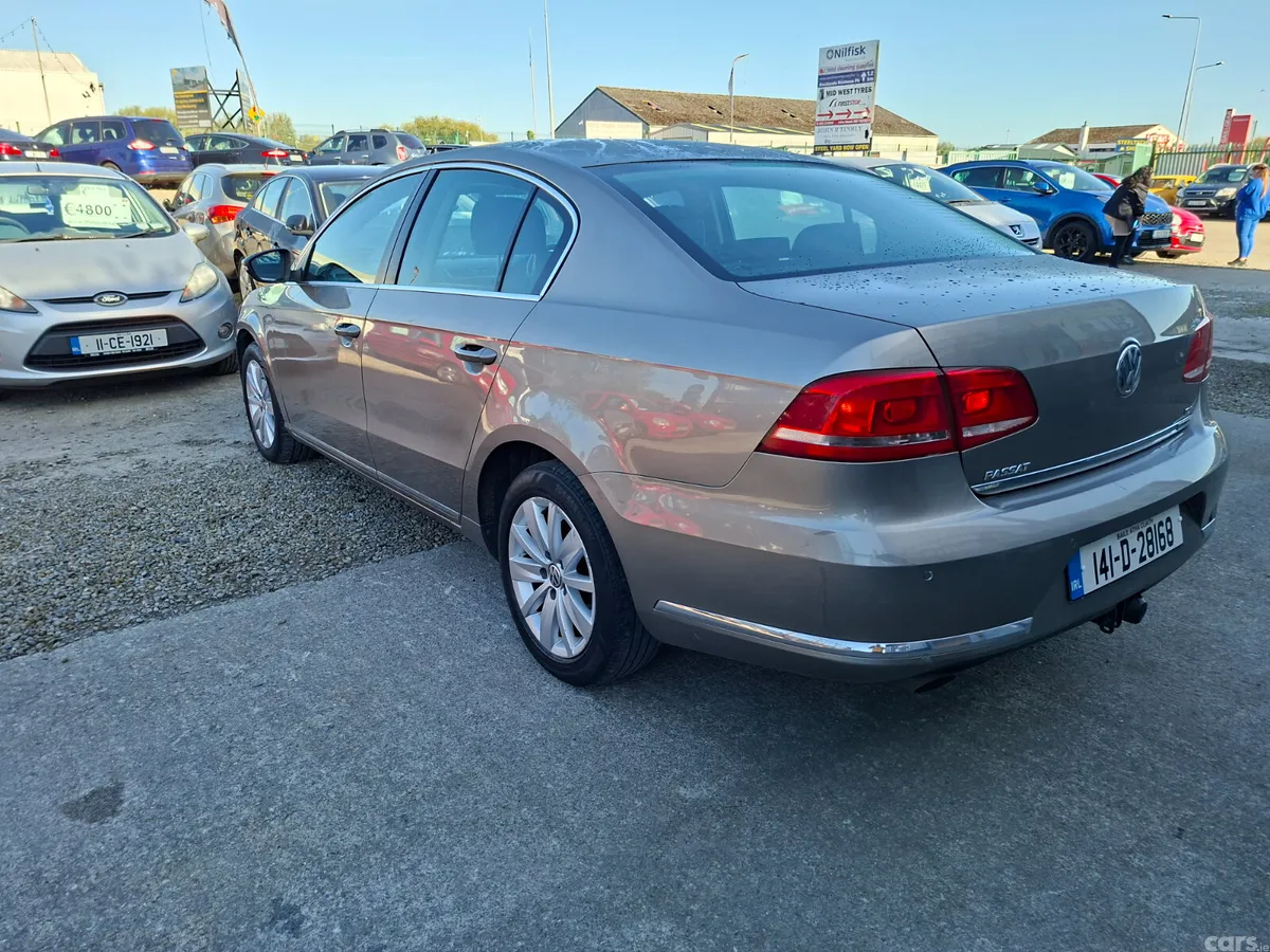 Volkswagen Passat Saloon, Diesel, 2014, Brown