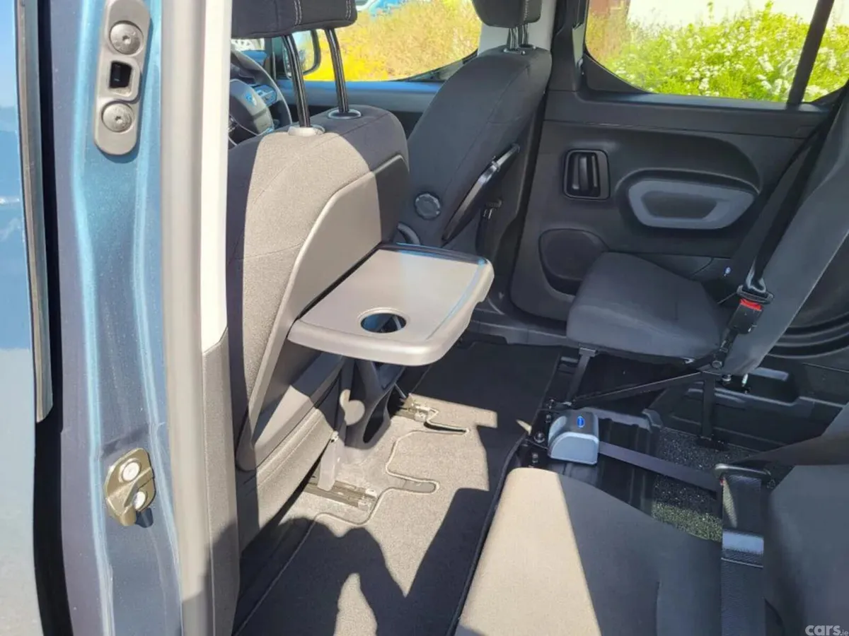 Peugeot Rifter MPV, Diesel, 2026, Blue